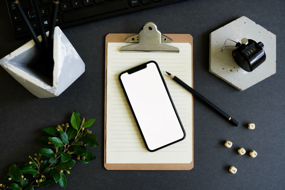 How to Organize a Home Office Desk with No Drawers for Maximum Productivity