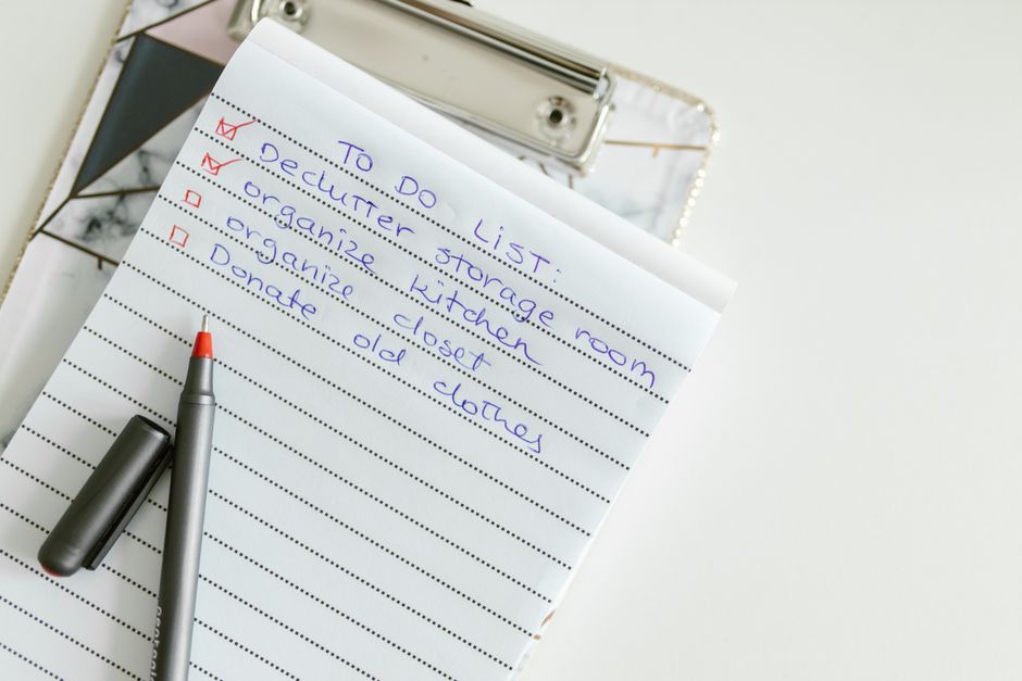 The Ultimate Guide to Decluttering and Organizing a Small Apartment Closet
