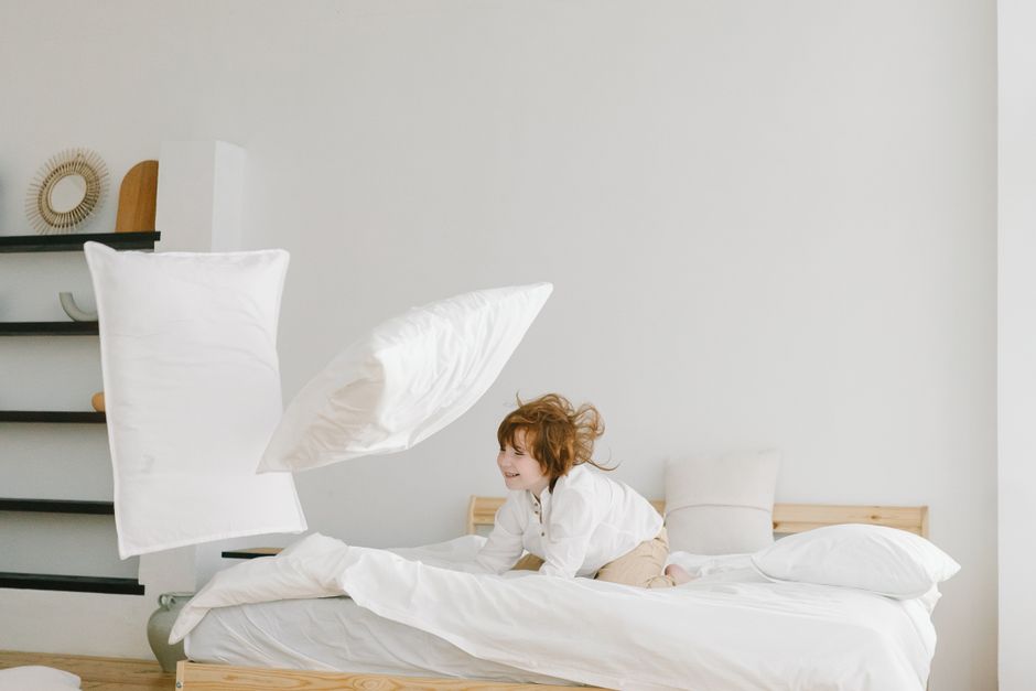 The Safe and Effective Guide to Cleaning Pillows Without Damaging Them