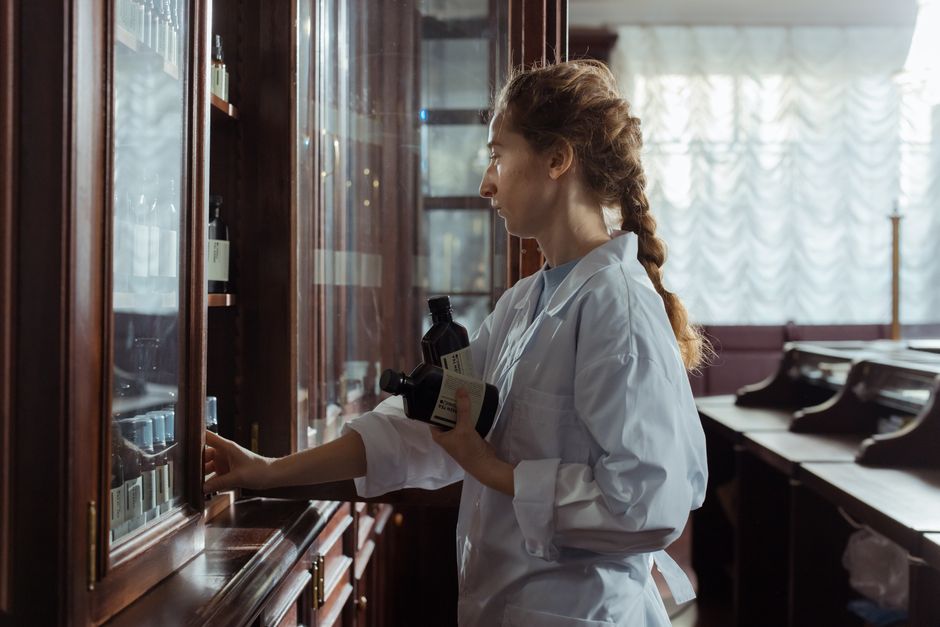 How to Organize Every Medicine Cabinet to Maximize Space