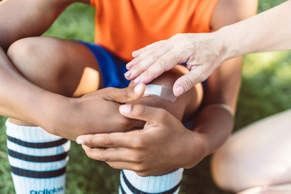 The Complete Guide to Wound Care and First Aid for Dry Skin