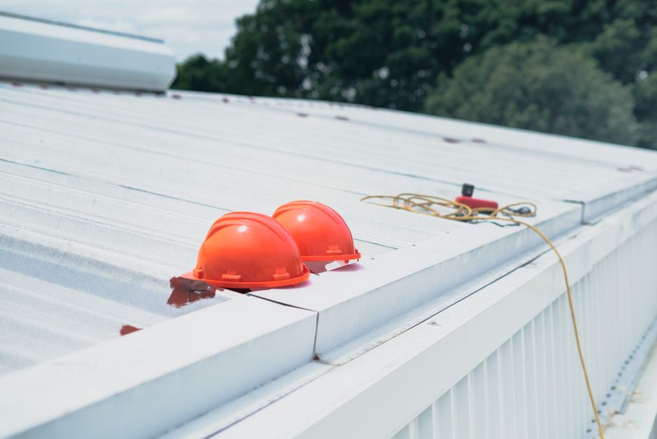 Roof and Gutter Maintenance Cost Comparison: DIY vs. Hiring a Professional