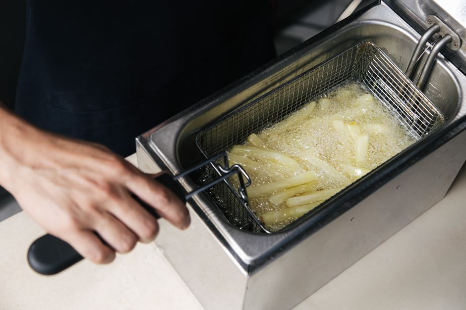 How to Deep Clean an Air Fryer When You Rent: A Practical Guide