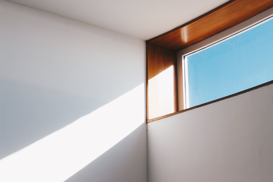 The Complete Seasonal Window Cleaning Guide: When and How to Clean Your Windows Inside and Out