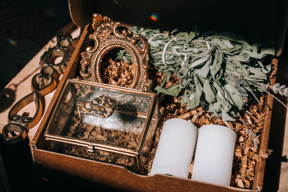How to Store Seasonal Items in a College Dorm Without Losing Your Mind