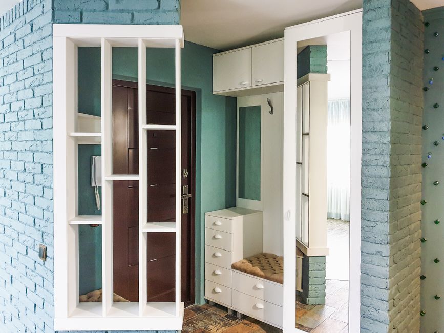 Vertical Shoe Storage Solutions for Narrow Entryways: Maximize Small Spaces Without Clutter