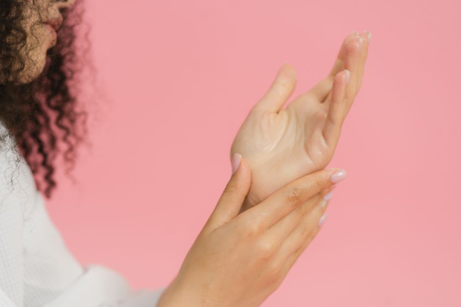 Humectants, Emollients, and Occlusives: Why Dry Skin Sometimes Gets Worse With More Moisturizer