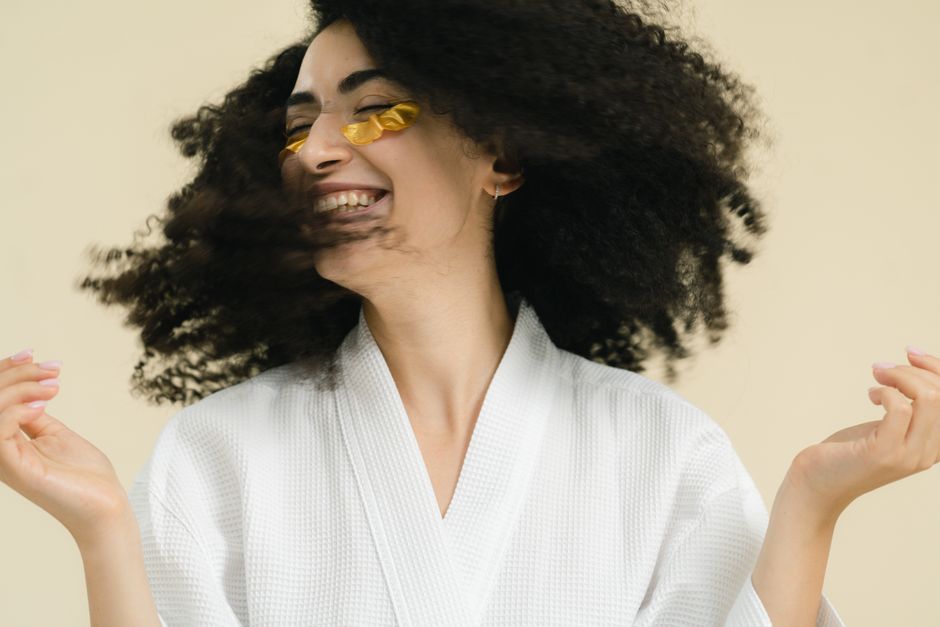 How to Build a Balanced Morning Routine for Healthy Skin, Hair, and Energy